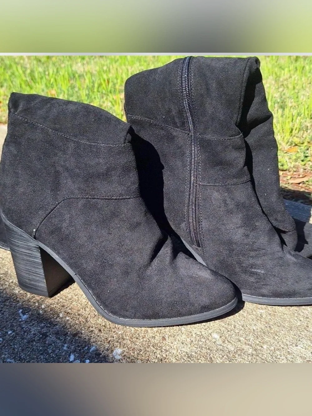 Black Knee High boots ( Size 8 )